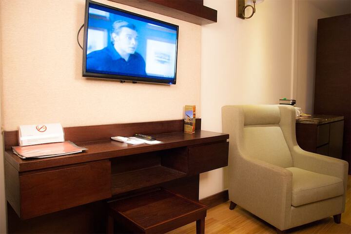 Room 4 of 87