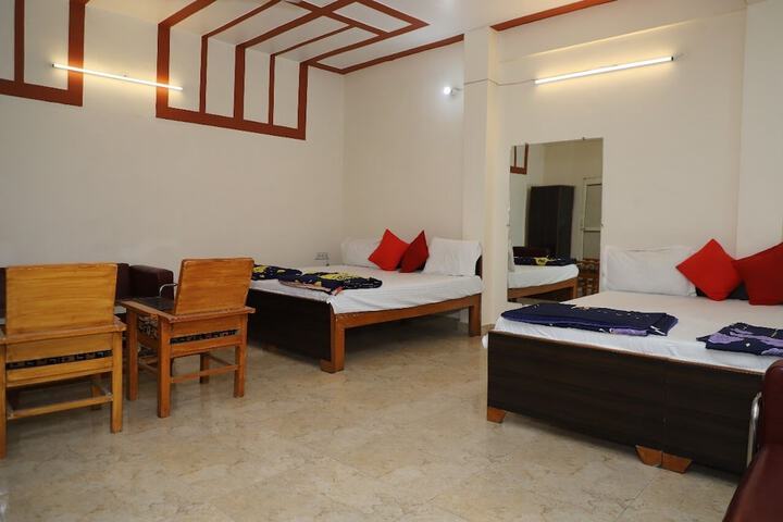 Room 12 of 20