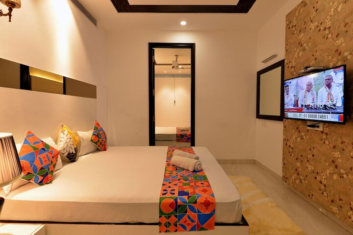 Room 27 of 48
