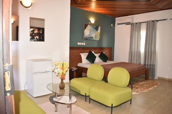 Room 11 of 29