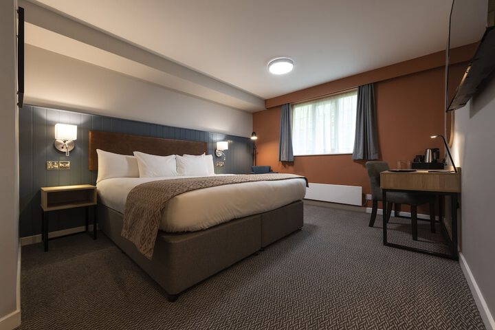 Room 8 of 36
