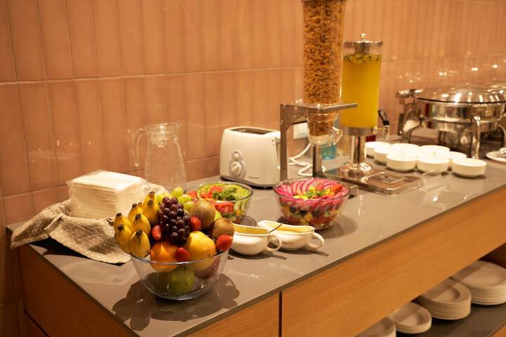 Breakfast/Coffee Service 22 of 45