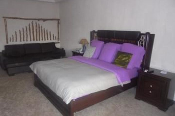 Room 13 of 27