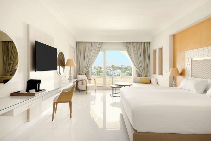Room 33 of 113