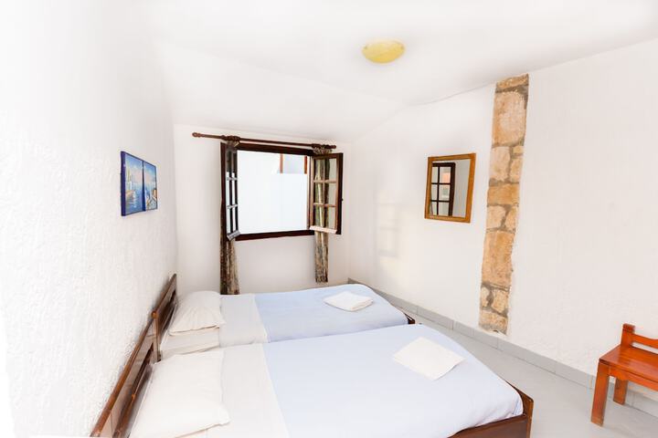 Room 15 of 65