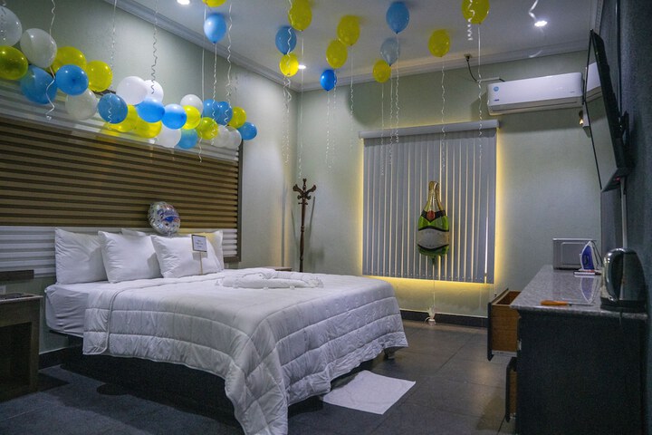 Room 7 of 28