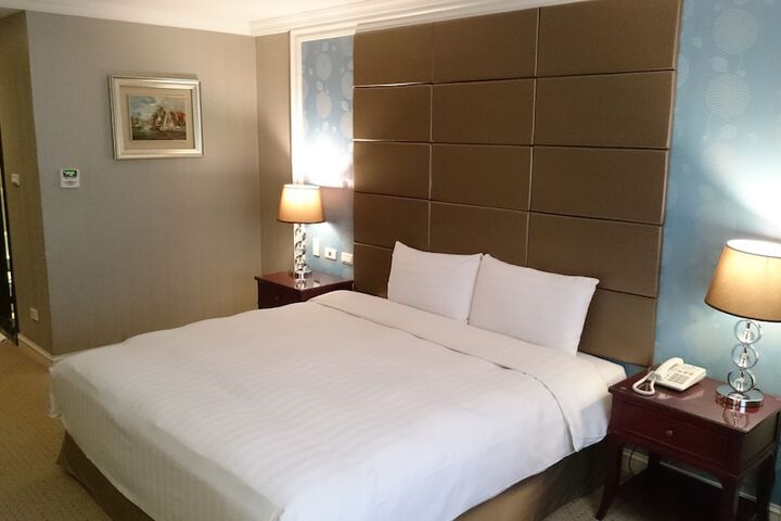 Room 9 of 56