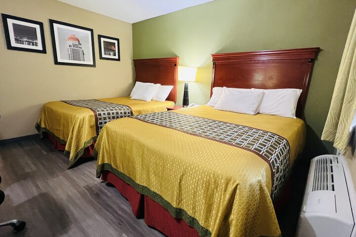 Deluxe 2 Queen Beds (1 of 7)