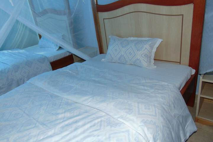 Room 6 of 34