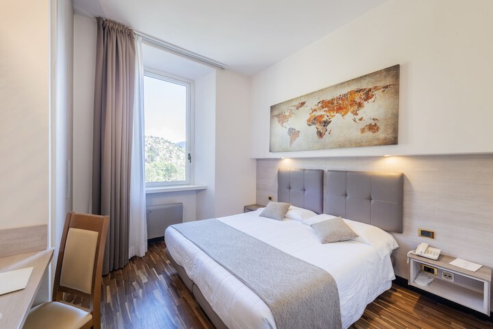 Room 10 of 51