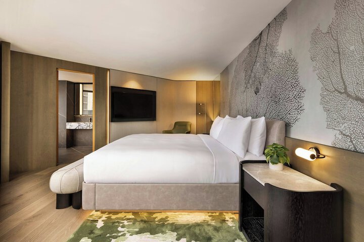 Room 44 of 107