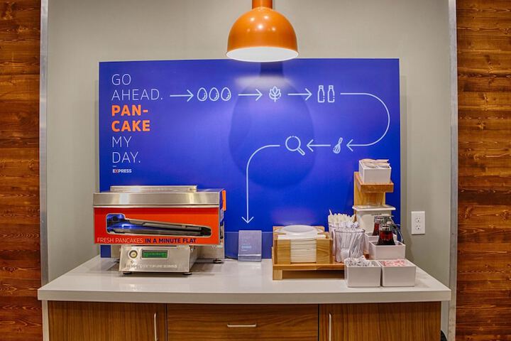 Breakfast/Coffee Service 41 of 63