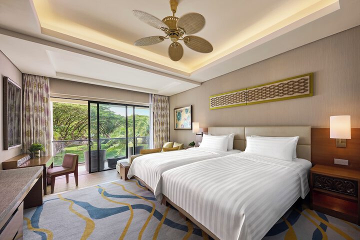 Room 35 of 182