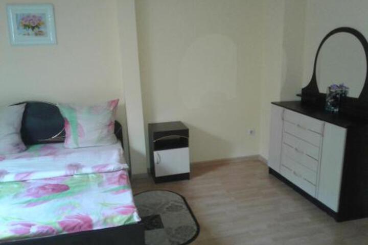 HOTEL HALL