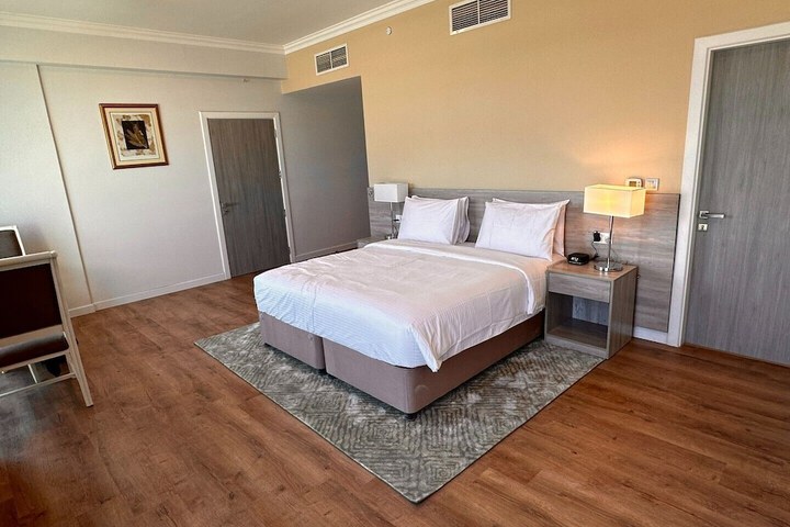 Room 12 of 20