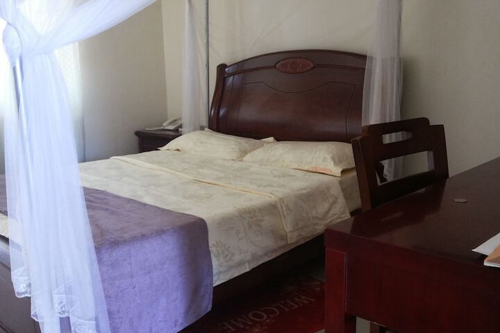 Room 10 of 60