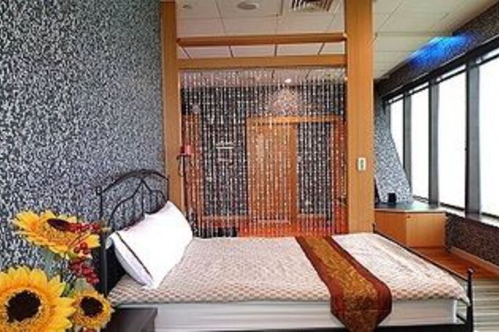 Room 58 of 73