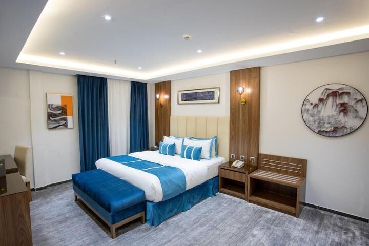 Room 9 of 17