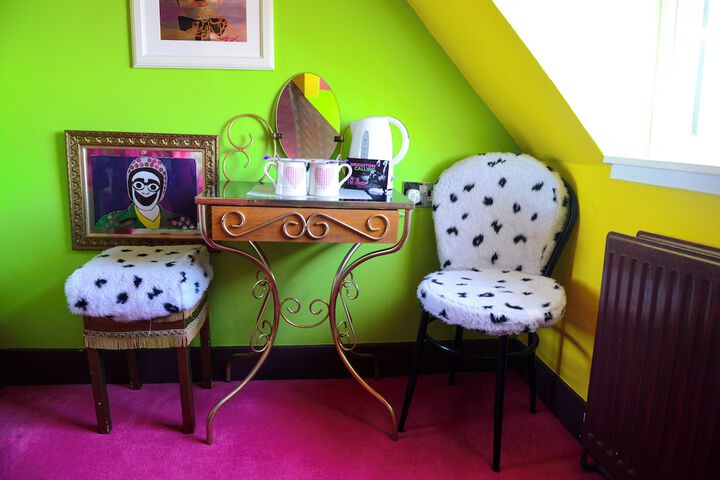 Room 105 of 272