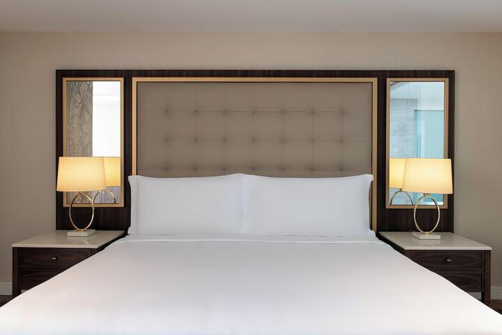 Room 10 of 74