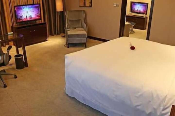 Room 5 of 21