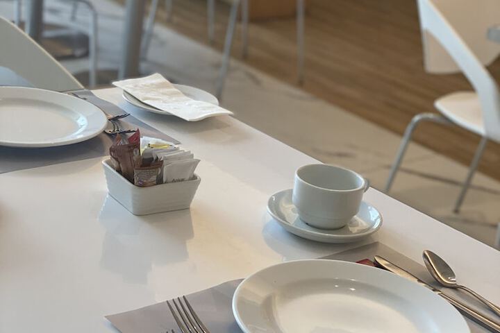 Dining 32 of 68
