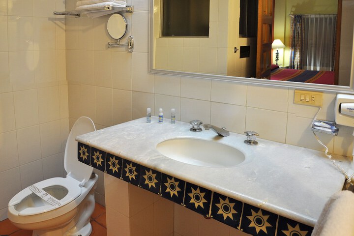 Clean Restrooms