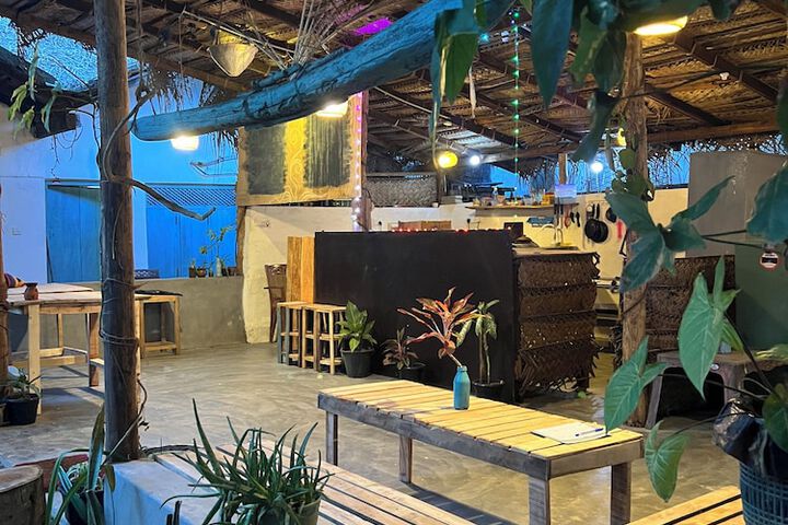 Dining 14 of 19