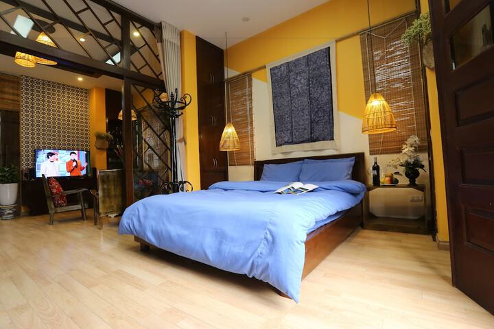Room 3 of 12