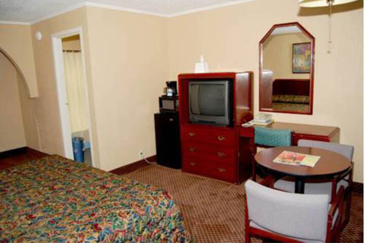 Photo of KINGS INN