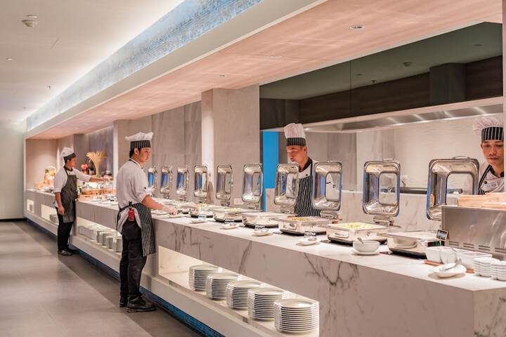 Dining 80 of 98