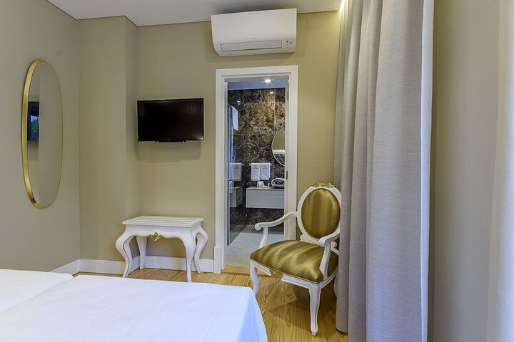 Room 25 of 114