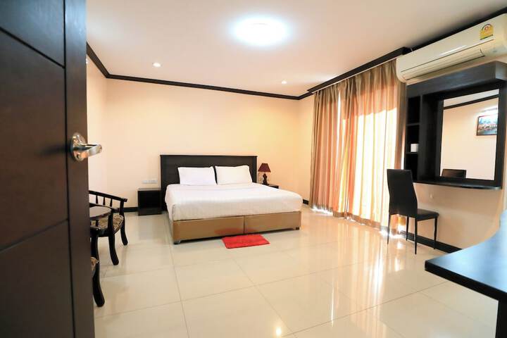Room 7 of 24