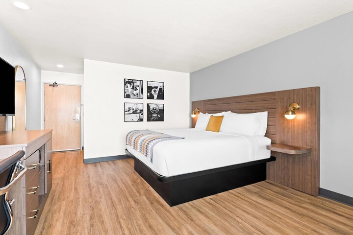 Room 12 of 49