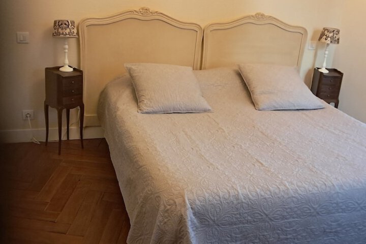 Room 28 of 60