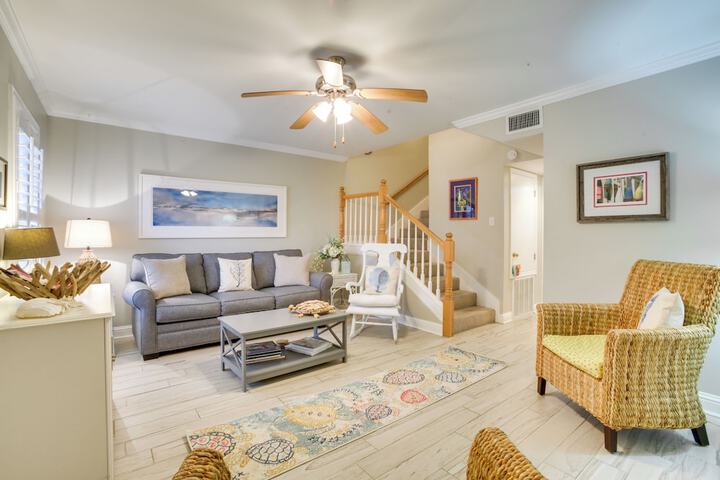 Old Town Bay St. Louis Townhome: Walk to Beach