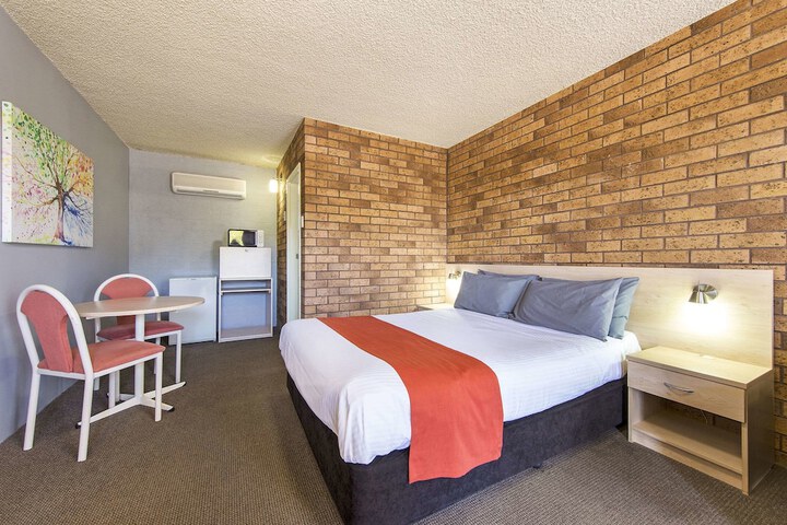Room 5 of 42