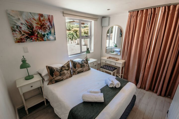 Room 3 of 231