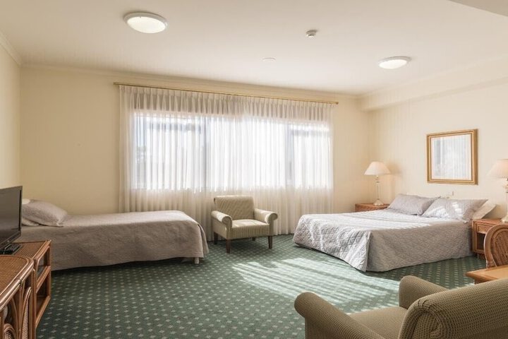 Room 10 of 24