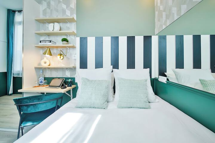 Room 21 of 270