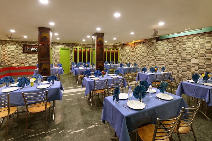 Dining 6 of 9