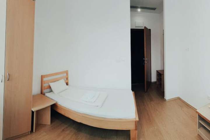 Room 19 of 54