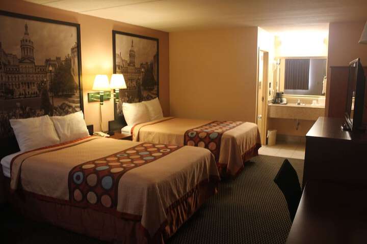 2 Double Beds (4 of 5)