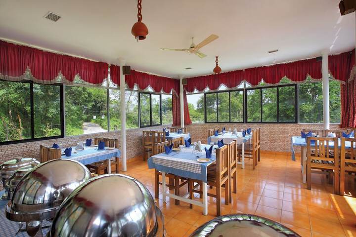 Dining Photos