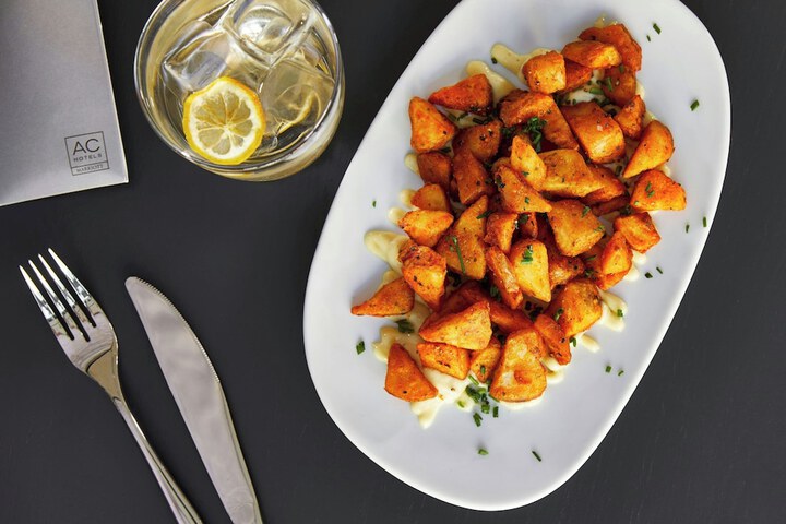 Breakfast/Coffee Service 41 of 50