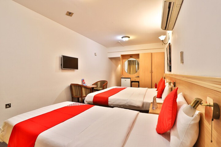 Room 1 of 27