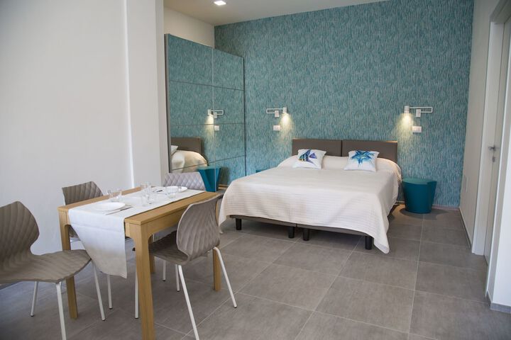 Room 8 of 24