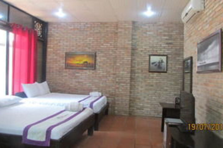 Room 27 of 39