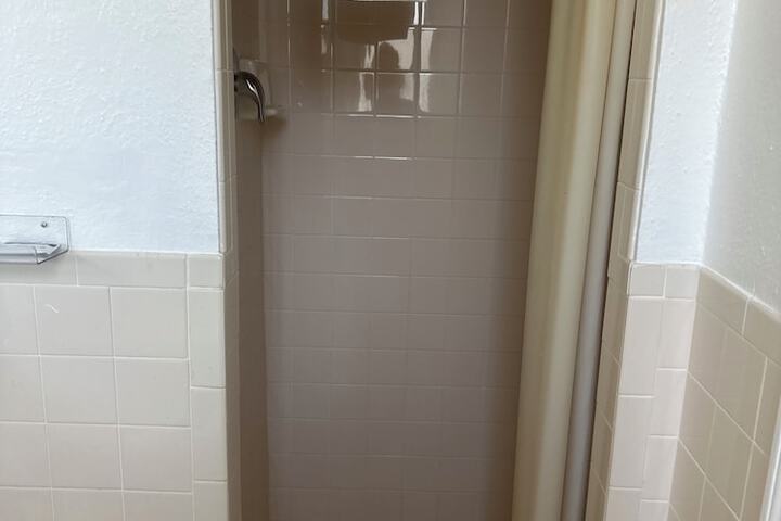 Standard Double Room (1 of 10)