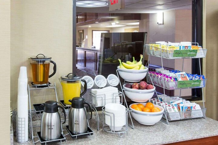 Breakfast/Coffee Service 26 of 39